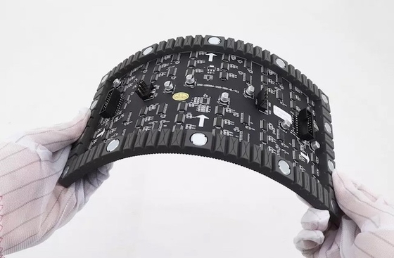 acheter Écrans d'affichage à LED flexibles à haute résolution P2mm courbes douces online manufacture